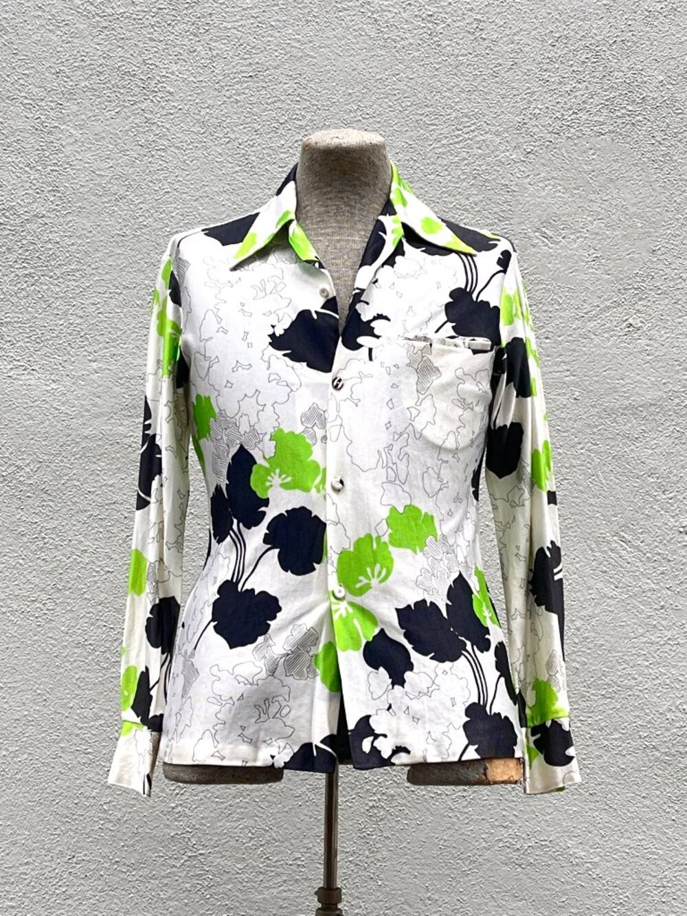 Vintage 70s Men's Malihini Hawaii White Floral Dagger Collar Disco Shirt Small